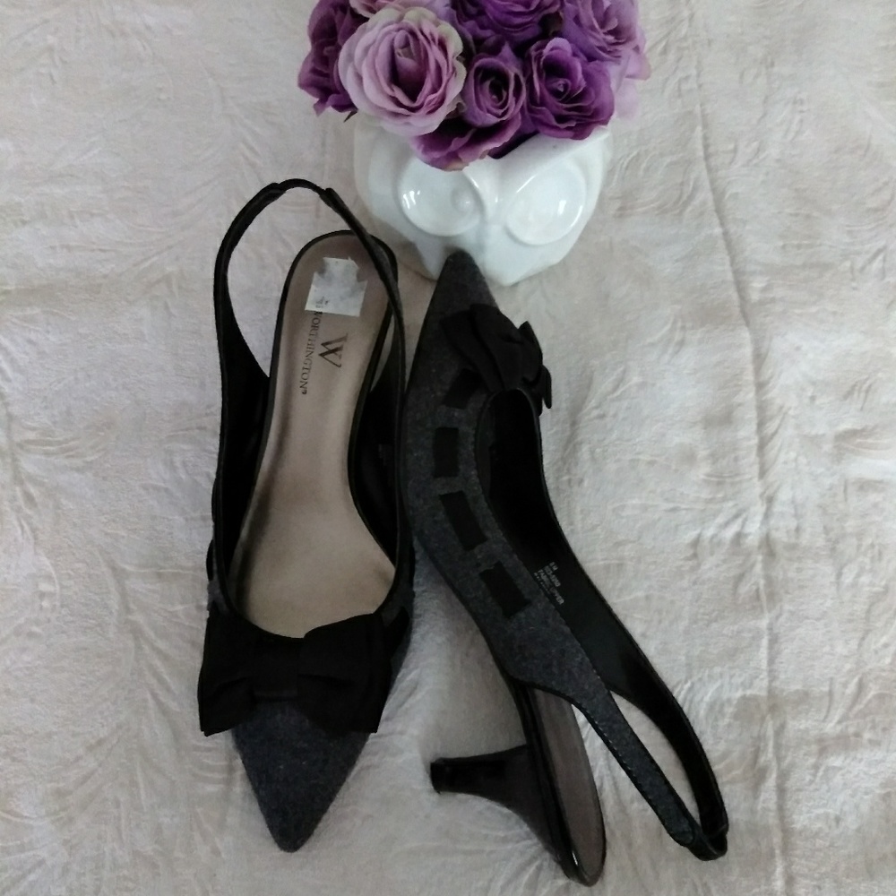 Grey cutout sligback pumps 🤑bundle shoes 2 for18